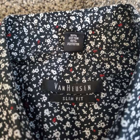 Van Heusen Button-down Dress Shirt (16 1/2 neck) - Picture 3 of 5